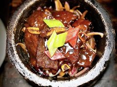 石锅黑椒煎炒雪花牛仔骨-蟹榭·本帮江浙菜·蟹宴(大宁久光商场店)