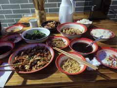 -老三样·美食研究中心(世贸路店)