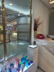 点击看大图 -八佰伴8008星级形象店