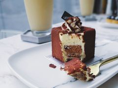 -UNI UNI(环亚凯瑟琳店)