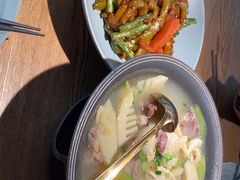 -蜜桃餐厅·伴山(湖滨商业街店)