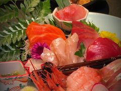 -铭牛烧肉·和牛海鲜自助(高新月牙湖店)