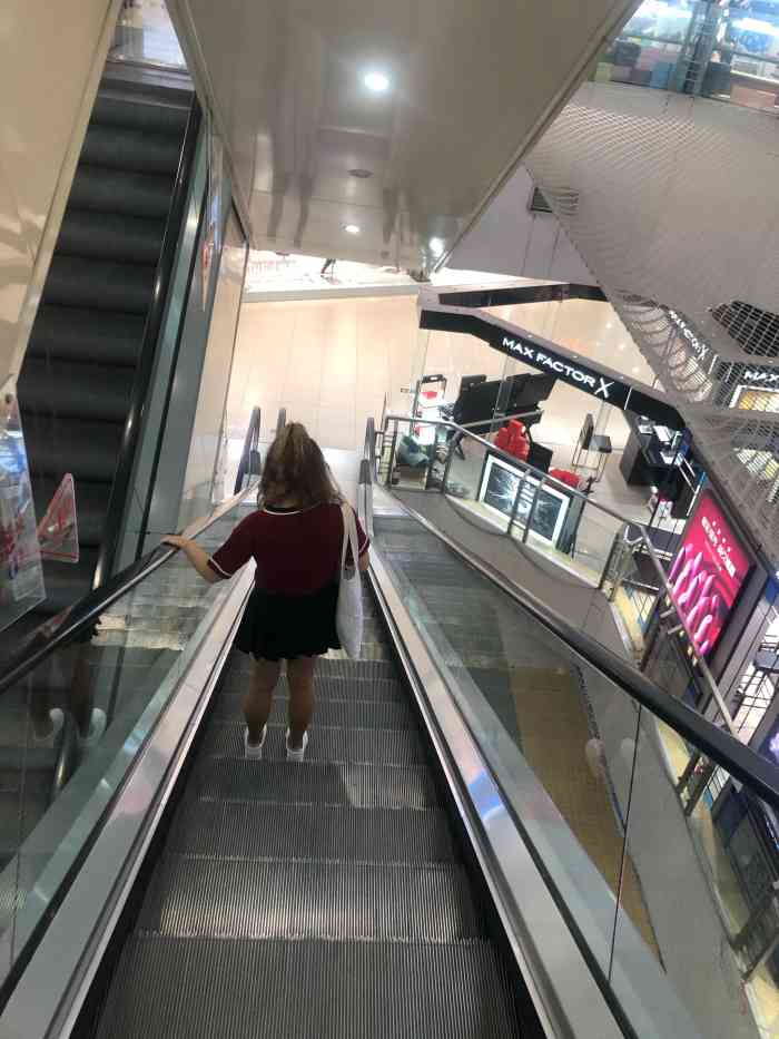 麦购休闲广场-"滨江道里面,麦购里面的商家有的就是以.