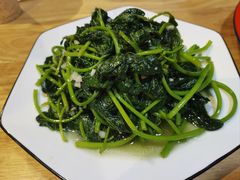 清炒地瓜叶-半步颠川湘·融合菜(商品街店)