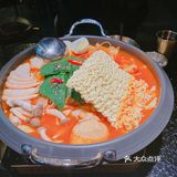又来了，今天吃部队锅和海鲜炒乌冬