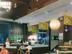 -伯顿西餐厅(厚街香榭丽店)