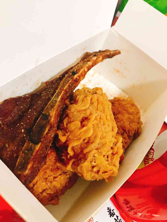 叫了个炸鸡(凤凰花园店)-"看到好多人买,就点了一个,还蛮好吃的.