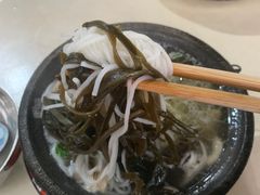 -刚砂锅鸡丝米线