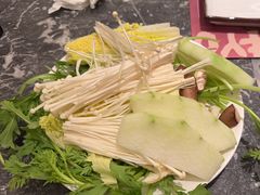 -牛YO寿喜烧·铁板烧和牛火锅自助(市府恒隆店)