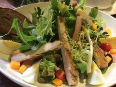 老教堂沙拉-JINNS锦时 steak&pizza(浸信会礼拜堂旧址店)