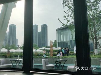 「东湖公园」点了一份摩卡，奶泡伴着晚春的思绪