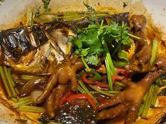凤爪焗鱼头-周家二小姐的菜(西津渡店)