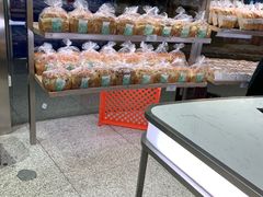 面包甜点陈列柜-仟吉KenGee(武汉高铁站店)