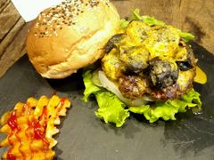 -HIGH FIVE哈福手工汉堡(桂林路店)