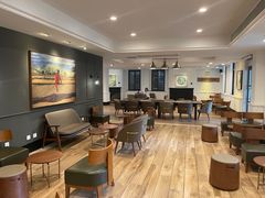 大堂-星巴克臻选(广州沙面店)