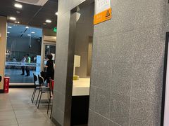 -麦当劳(轻轨曹杨路店)