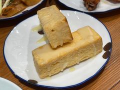 -何妹湿辣牛肉·粤式烧烤砂煲(桂雅路店)