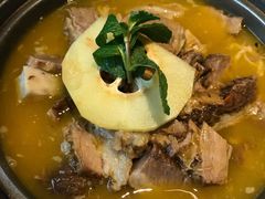 酸木瓜炖牛腩-半山腰·云南菜(侨福芳草地店)