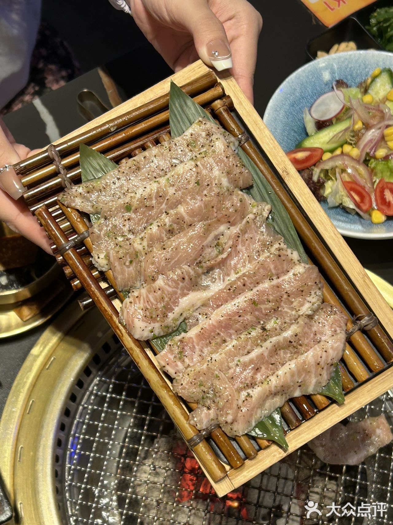 来打卡重庆男模餐厅啦！！！全是肌肉猛男谁懂啊