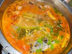 -野山舂·贵州现舂酸汤火锅(鸿通城店)