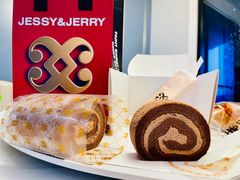 巧克力蛋糕卷-卷心卷意·轻甜蛋糕(新光天地店)