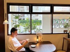 -Café Monson