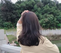 -苑苑发型设计