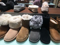 -UGG(燕莎奥特莱斯购物中心店)