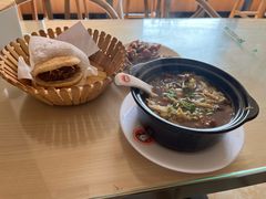 -闫家驴肉老店(华电一校店)