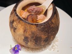 椰子八宝鸡汤-闻见中国海南菜(K11店)