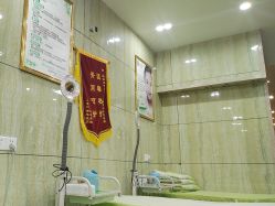 -苗医生专业祛痘·皮肤管理