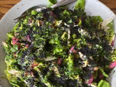 鸡肉生菜芝麻色拉-BOR Eatery(安福路店)