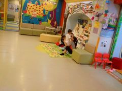 -红黄蓝成长中心(公益西桥校区)