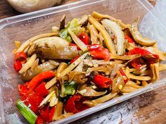 酸笋炒大肠-牛八宝桂林米粉(八里庄店)