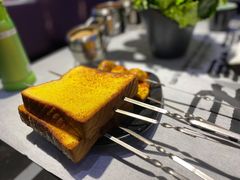 烤面包片-卜奎烤右