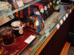 -VENCHI 闻绮(上海佛罗伦萨小镇店)