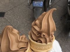 巧克力蛋筒-麦当劳(田林好又多店)