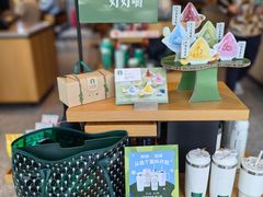 -星巴克(上海汇锦里店)