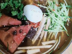 特色现压冷面-聚合鑫东北熏酱熟食麻辣面(长阳店)
