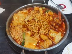 传统部队火锅-the frypan韩国炸鸡啤酒(五路居店)