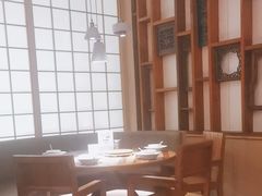 -蜜桃餐厅·伴山(湖滨商业街店)