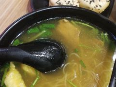 -小杨生煎(金山百联购物中心3楼店)