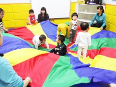 -兜莱·亲亲袋鼠国际早教