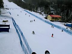 -亚布力新体委滑雪场