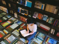 -钟书阁(松江泰晤士小镇店)