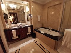 -广州富力丽思卡尔顿酒店