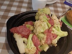 w啫啫花菜煲-新大咀港式茶餐厅(宝山万达店)