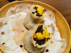乌米咸蛋黄烧卖-佬泰丰斋· 乌镇茶食餐厅