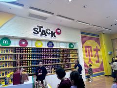 -m豆巧克力世界(上海世茂广场店)