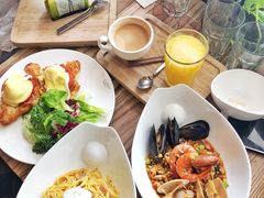 -Common Table · Brunch & Coffee